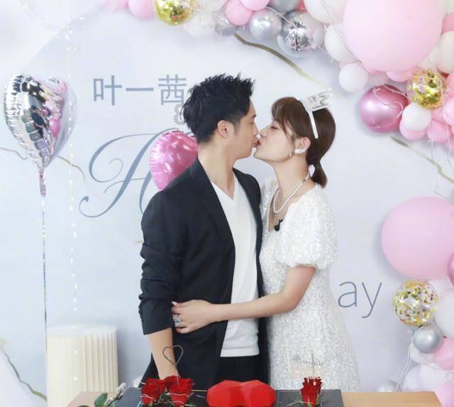 小长颈鹿逃离